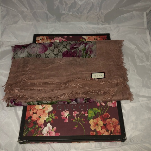 Floral GG Scarf - Picture 5 of 5